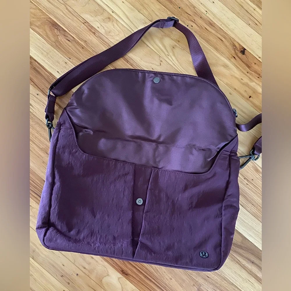 Lululemon Festival Bag, 10L, like new - Picture 5 of 12